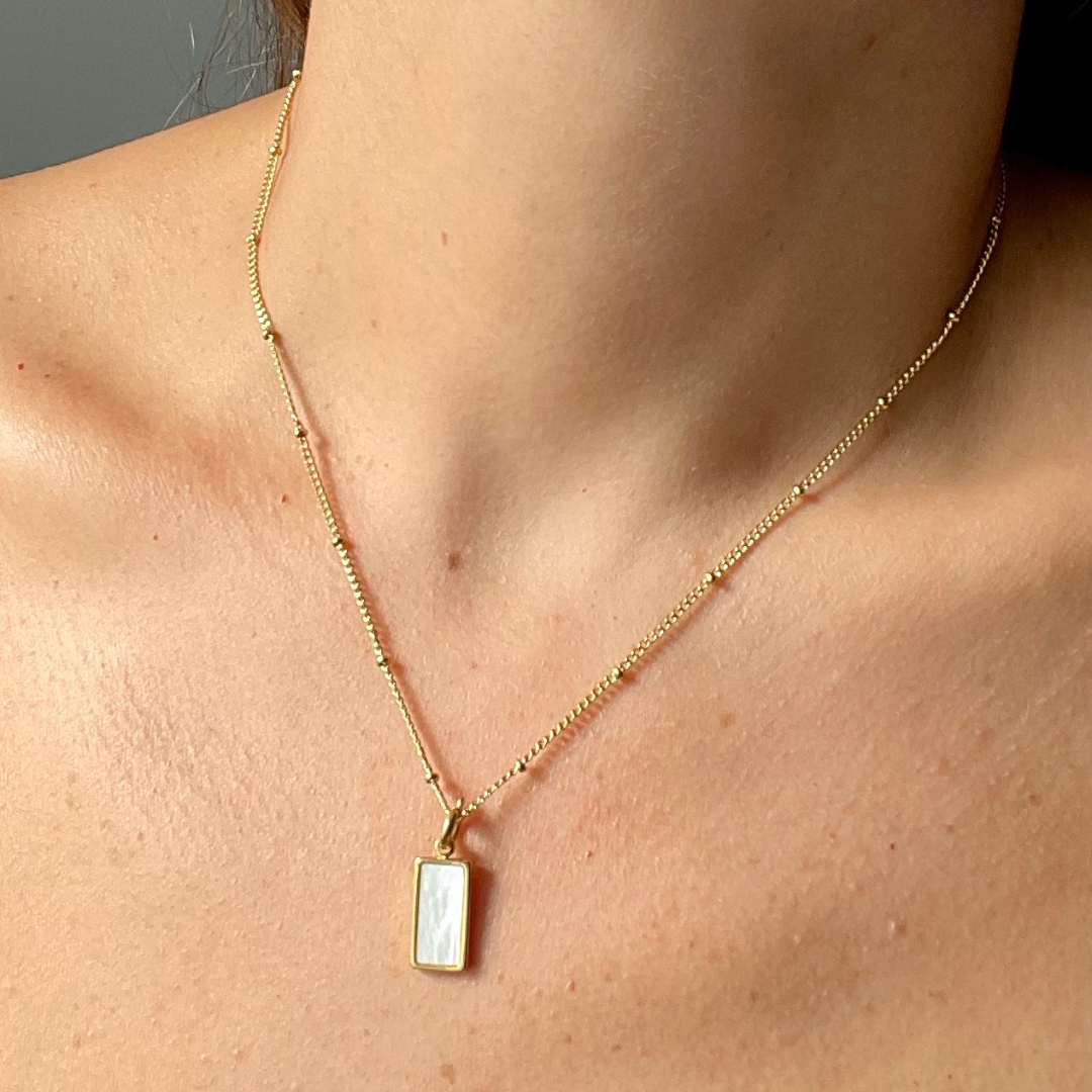 Shell Pendant Necklace